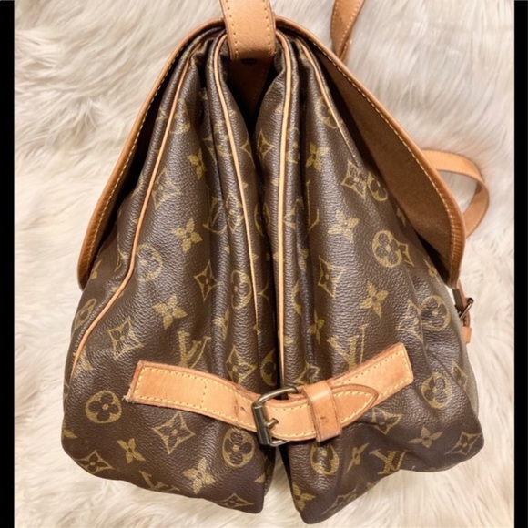 Authentic Louis Vuitton Saumur 30 #5.2 K AR 8912 - Picture 9 of 14